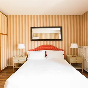 Montenapoleone - Sant Andrea Charme Penthouse Italia
